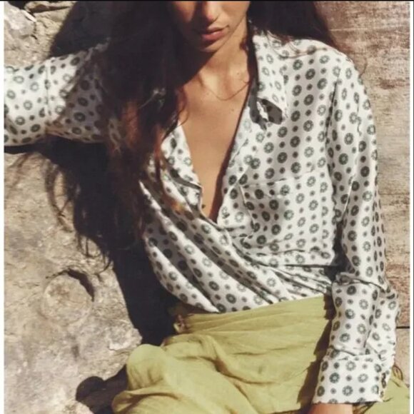 ZARA Printed Satin Shirt Small NWT - Picture 2 of 3